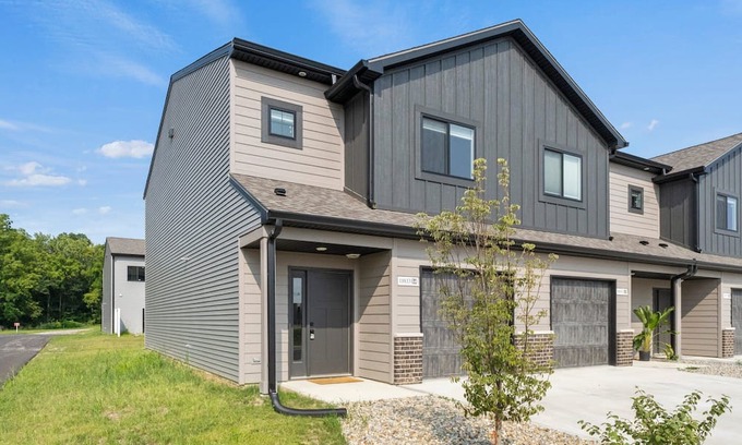 Laotto Condo | Modern Comforts: 3BR Townhouse #14