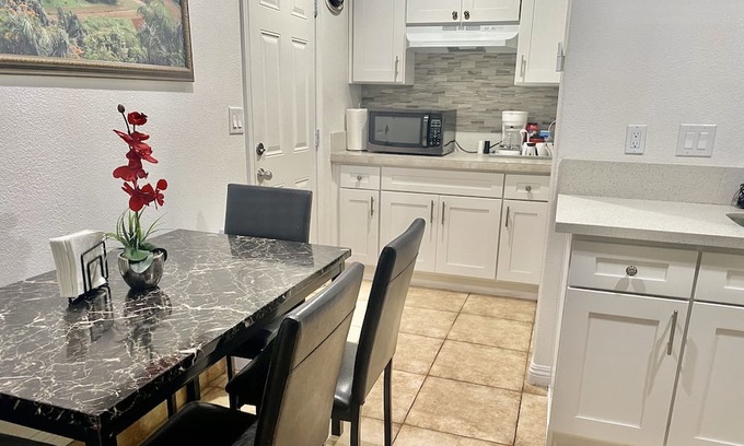 Charleston Preservation Apartment | Suite in Paradise / Luxury Studio