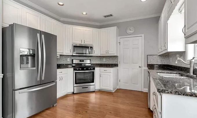Loganville House | Loganville home away from home