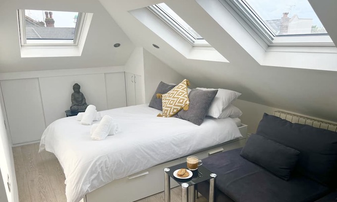 Mapesbury Apartment | Charming Studio in London