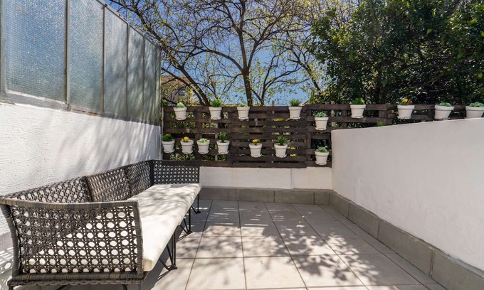 Paranhos House | Sunny Calm Room | Shared House