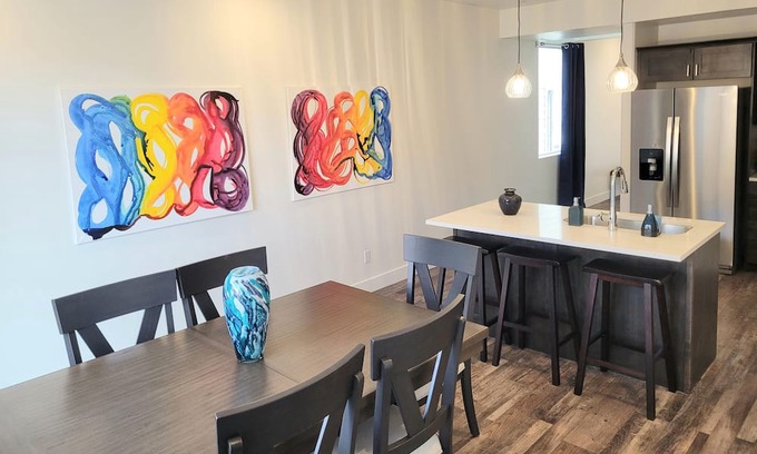 Garden City House | The Perfect Family Retreat! Brand new huge townhome!