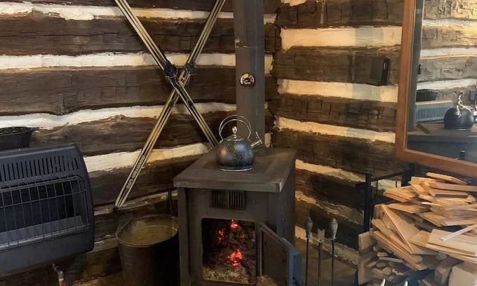 Clyde Cabin | Off-Grid Log Cabin in NC Mountains