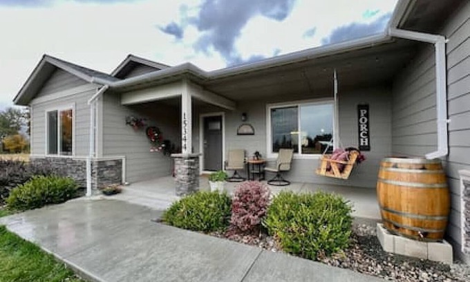 Baker City House | FO - Gorgeous! 4 Bdrm, 3 Bath Mtn Getaway, Hot Tub