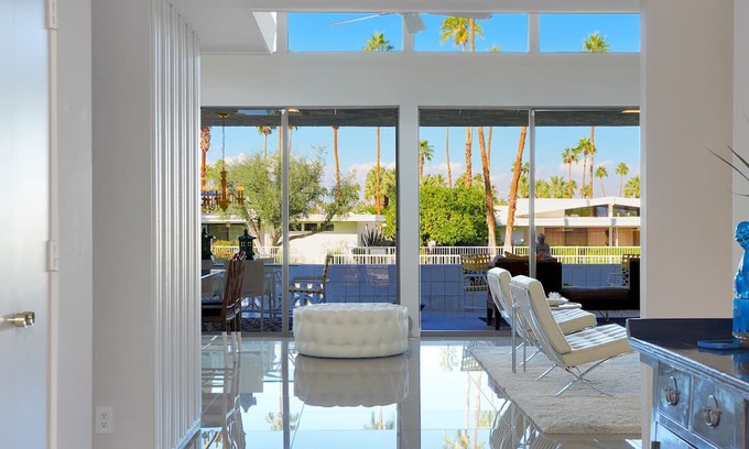 Indian Canyon House | Swanky Mid-Century Modern in South Palm Springs