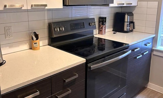 Wesley Heights Apartment | Luxury and Modern 1BR Apt.