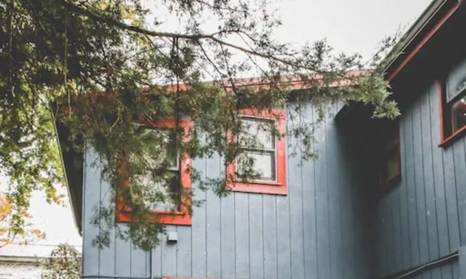 Maysville Cabin | Adorable Cabin, Steps from the Ohio River: Hot Tub, Fire Pit & Full Kitchen