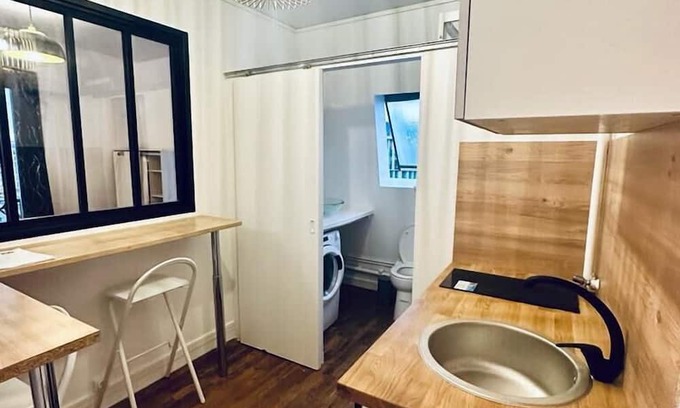 Neuilly-sur-Seine Apartment | Attractive 20 m² in the heart of city