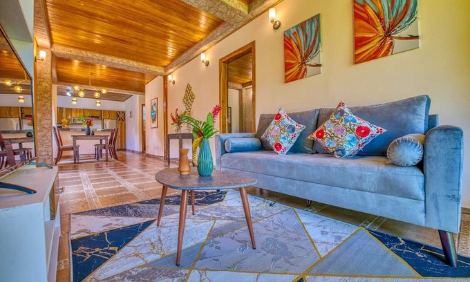 Puerto Viejo de Talamanca Apartment | lazy parrots' luxury apartment#2: ✔pool ✔beach path✔breakfast