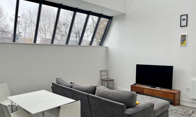 St Albans House | Pass the Keys | Stylish Unique 2 Bed Duplex Apartment with Parking