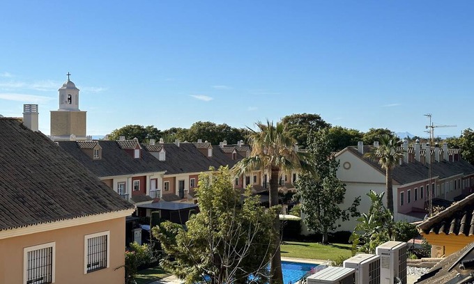 San Pedro de Alcantara House | San Pedro Alcantara ( Townhouse ) 4 Bedrooms, shared pool. 2 car parking