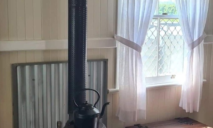 Palmers Island House | The Love Shack 5 mins from Yamba Entire guesthouse in Palmers Island, Australia
