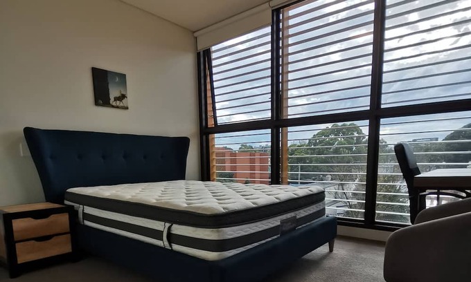 Waterloo Apartment | Fully Furnished 2B2B, all room Large Sunny, Next to station, One stop to city