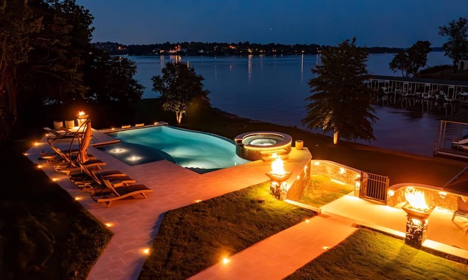 Lakewood House | Lakeview Haven Pool, Spa, Gym, Games, Stunning Views! Your Dream Vacation Awaits