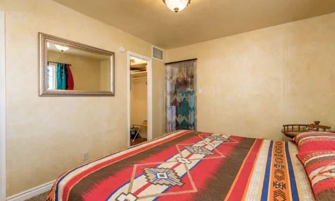 Kingman Apartment | 🌵Cozy Southwestern Apt near Route 66🌵