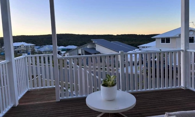 Catherine Hill Bay Apartment | Blue Moon Getaway, cozy, relaxing... stones throw from the beach and the lake