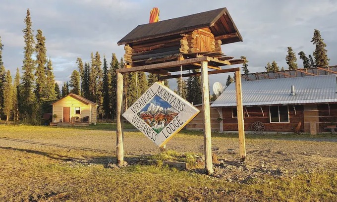 Nabesna Cabin | Wrangell Mountains Wilderness Lodge