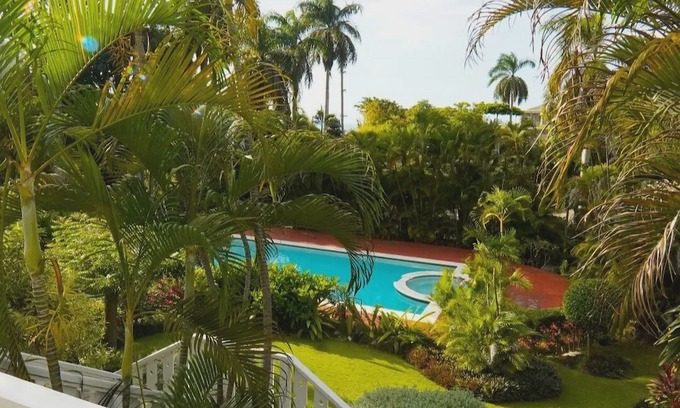 Mango Walk Apartment | Newly remodeled unit in gated complex.