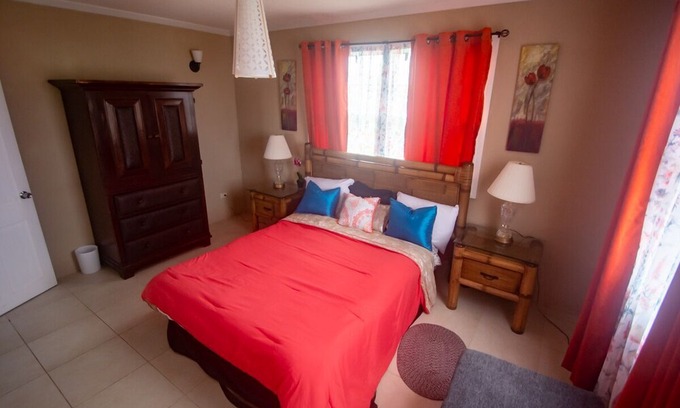 Fortescue Apartment | 1 bdrm apartment with atlantic ocean views, beach 4mins