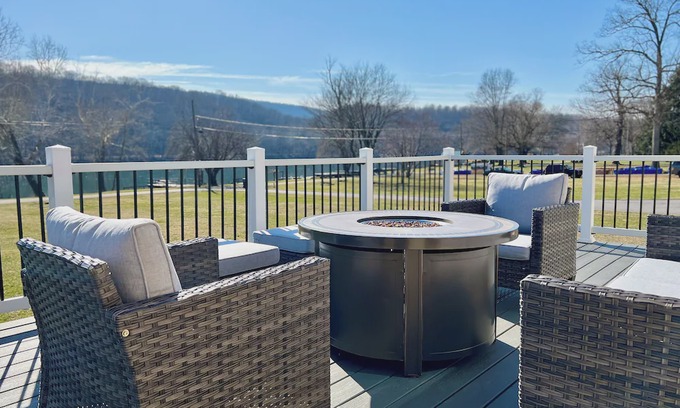 Bakerton House | Riverfront House in Harpers Ferry