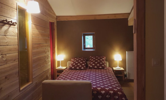 Annonay Bed & Breakfast | Le Chalet du Parc proche du safari parc de Peaugres