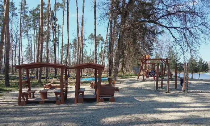 Hradec Kralove House | Beautiful apartment in villa for 12 guests with WIFI, TV, patio, pets allowed and parking