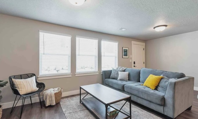 Vineyard Apartment | Sleepy Ridge Apt in Vineyard/Orem (Sleeps 6)