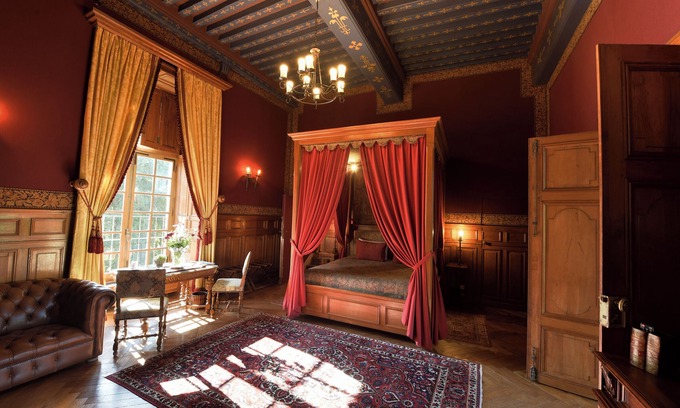 Vault-de-Lugny Hotel | Château de Vault de Lugny