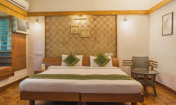 Shivajinagar Hotel | Treebo Sahara Shivaji Nagar