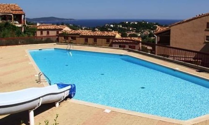 Cavalaire-sur-Mer Apartment | Loft studio with pool, parking - 4 pax - Cavalaire