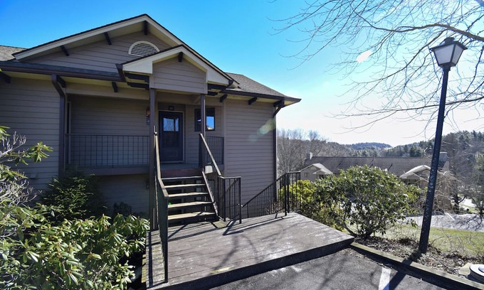 Blowing Rock Condo | Juniper 10 | Fireplace, Restaurant, Pool, Spa