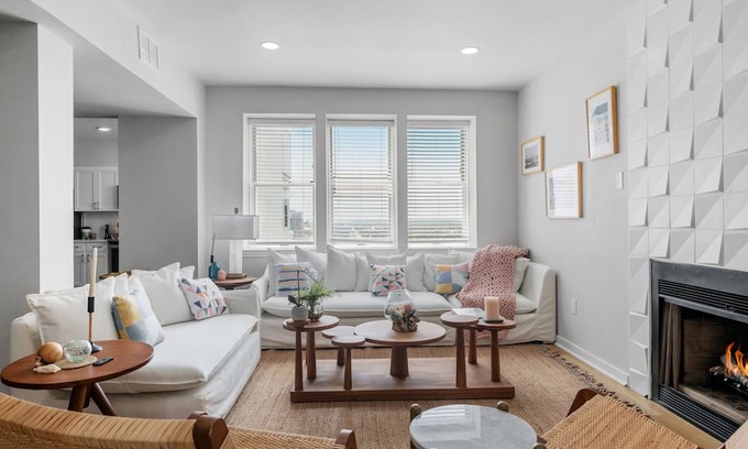 Virginia Beach Apartment | The Mayflower - Luxury Beachside Penthouse #1603