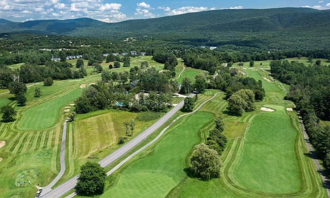 Manchester Hotel | Peaceful Spa & Golf Stay Close to Hildene & Mountain Trails
