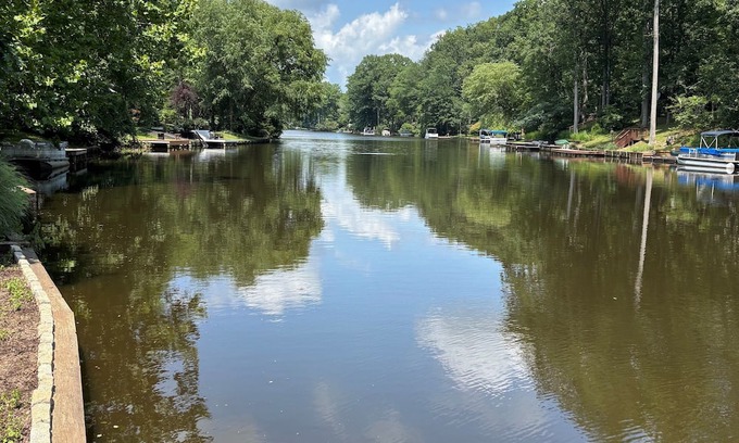 Locust Grove House | Beautiful, quiet lakefront property at Lake of the Woods, Virginia