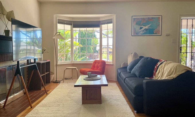 North Central House | Zen Modern 2QueenBed/1Ba Home w/Fiber Internet + Dedicated Workspace + Patio