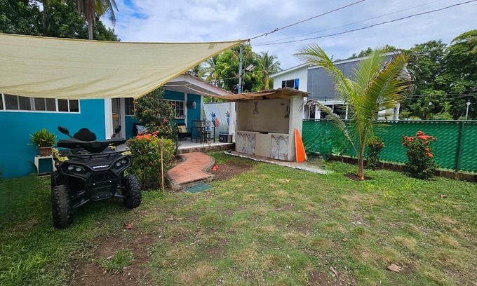 Barra de Santiago House | 3-bedroom house with swimming pools and access to the beach in Barra de Santiago