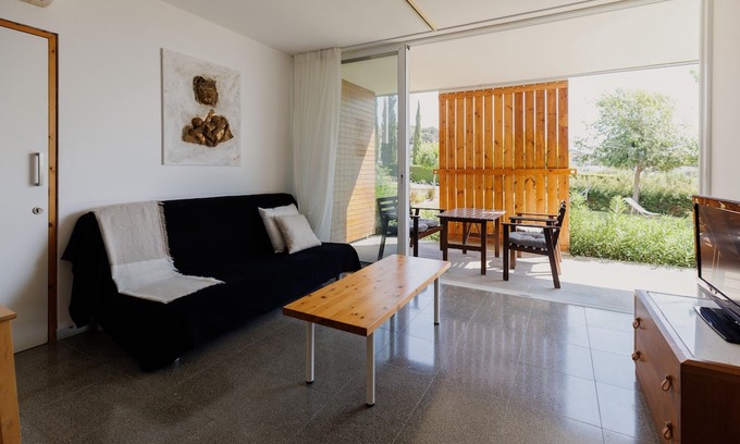 Pentakomo Apartment | Eunoia | One-Bedroom Apartment, Art by PraXis Apartments