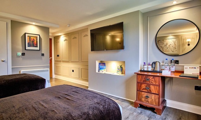 Tyndrum Hotel | Scenic Highland Stay with Breakfast, Pool Table, Table Tennis & Mountain Views