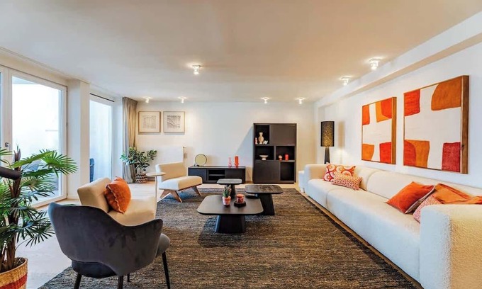 Etterbeek Apartment | Luxury Penthouse with Panoramic Views Downtown 3BR