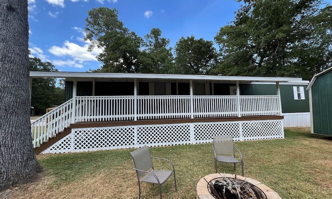 Pointblank Cabin | Charming 2-bedroom 2-bath cabin in Point Blank with lake access