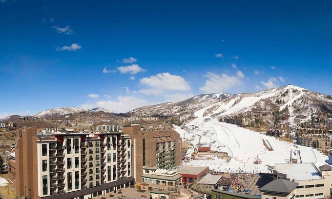Steamboat Springs Resort | 3-bedroom 3-bath at Sheraton Steamboat Springs Resort Ski in/Ski out