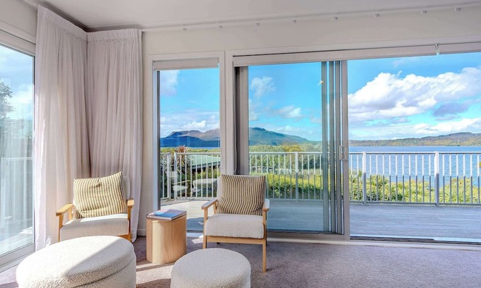 Lake Tarawera House | Boat Shed Bay - Stunning Lake Tarawera Views
