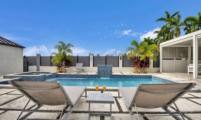 Priory Villa | Las Olas Ocho Rios Villa Pool, Chef & Driver!