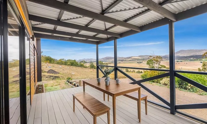 Richmond Cabin | Modern & Scenic Valley Escape