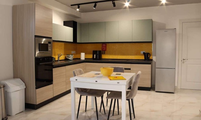 Tal-Ghoqod Apartment | Il-Kantuniera, One Bedroom Maisonette in St. Julian's