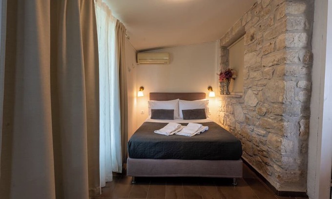 Amfilochia Cottage | Delightful cottage with AC in charming Amfilochia