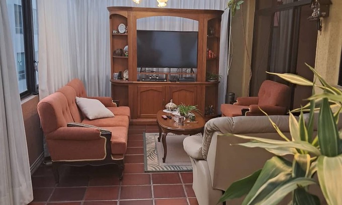 La Paz Bed & Breakfast | Cozy, Fashionable and Stylish room