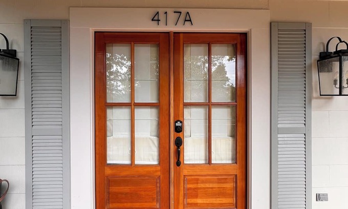 Columbus House | Tranquil Riverfront townhome with AC in charming Columbus