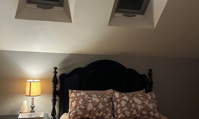 Middle Grove House | Light filled loft space with private en-suite 7 miles from Downtown Saratoga