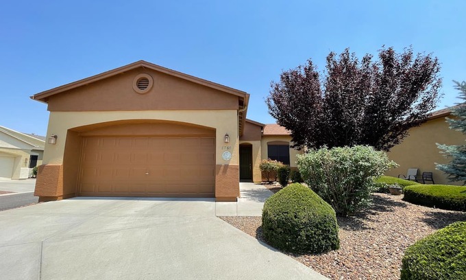 Granville House | Cozy 2-bedroom house in charming Prescott Valley with AC